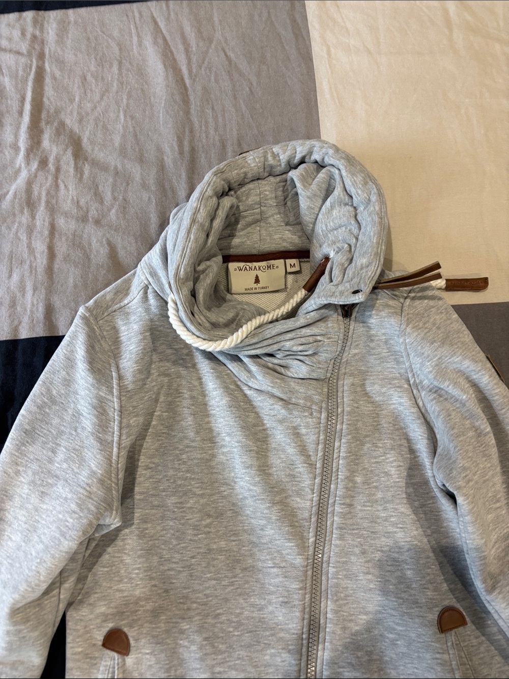 Wanakome woman Heather Light Gray Hooded full zip sweatshirt